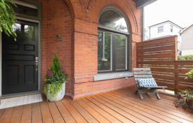 3-室的 联排别墅 Old Toronto, 加拿大. C$1,467,000