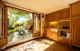 7-室的 联排别墅 Roussillon, 法国. 498,000€