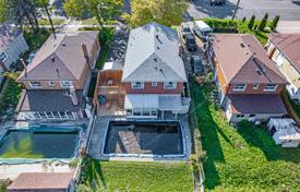 市内独栋房屋 – 加拿大，安大略，多伦多，斯卡伯勒. C$1,180,000