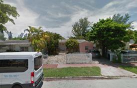 市内独栋房屋 – 美国，佛罗里达，迈阿密滩. $899,000