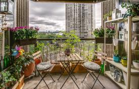 2-室的 住宅 Lake Shore Boulevard West, 加拿大. C$871,000