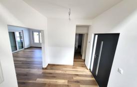 4-室的 市内独栋房屋 140 m² Buje, 克罗地亚. 430,000€