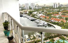 公寓大厦 – 美国，佛罗里达，阿文图拉，Yacht Club Drive. $470,000