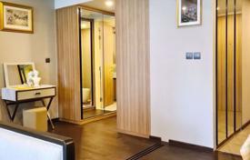 1-室的 公寓在共管公寓 Pathum Wan, 泰国. 290,000€