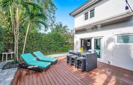 市内独栋房屋 – 美国，佛罗里达，科勒尔盖布尔斯. $1,700,000