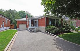 市内独栋房屋 – 加拿大，安大略，多伦多，北约克. C$1,526,000