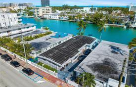 市内独栋房屋 – 美国，佛罗里达，迈阿密滩. $2,000,000