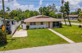 市内独栋房屋 – 美国，佛罗里达，North Fort Myers. $385,000