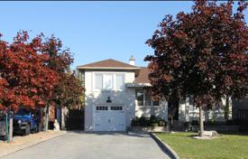 市内独栋房屋 – 加拿大，安大略，多伦多，北约克. C$2,282,000