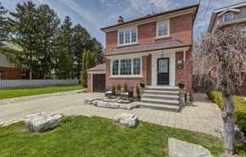 市内独栋房屋 – 加拿大，安大略，多伦多，East York. C$2,285,000