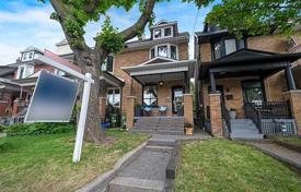 联排别墅 – 加拿大，安大略，多伦多，Old Toronto，Saint Clarens Avenue. C$1,428,000