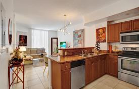 公寓大厦 – 美国，佛罗里达，科勒尔盖布尔斯. $449,000