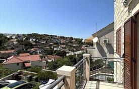 3-室的 住宅 91 m² Splitska, 克罗地亚. 300,000€