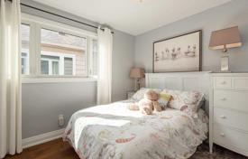 3-室的 市内独栋房屋 Old Toronto, 加拿大. C$2,540,000