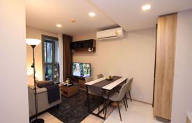 1-室的 公寓在共管公寓 Watthana, 泰国. $260,000