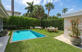 市内独栋房屋 – 美国，佛罗里达，迈阿密滩. $3,290,000