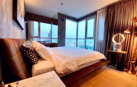 1-室的 公寓在共管公寓 Sathon, 泰国. $329,000