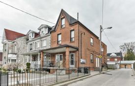 7-室的 市内独栋房屋 Old Toronto, 加拿大. C$2,022,000