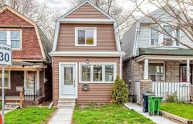 市内独栋房屋 – 加拿大，安大略，多伦多，East York. C$1,271,000