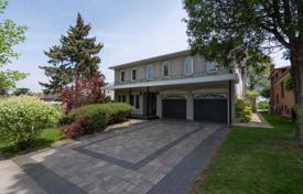 市内独栋房屋 – 加拿大，安大略，多伦多，北约克. C$2,231,000