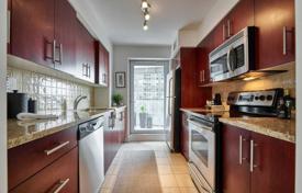 2-室的 住宅 Yonge Street, 加拿大. C$1,233,000