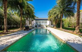 市内独栋房屋 – 美国，佛罗里达，迈阿密滩. $2,699,000