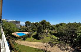 4-室的 住宅 昂蒂布, 法国. 465,000€