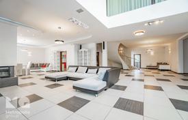 8-室的 联排别墅 555 m² 尤尔马拉, 拉脱维亚. 950,000€