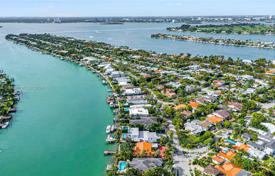 市内独栋房屋 – 美国，佛罗里达，迈阿密滩. $5,596,000