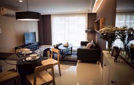 2-室的 公寓在共管公寓 Watthana, 泰国. $288,000
