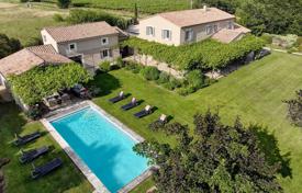 13-室的 山庄 Saint-Saturnin-lès-Apt, 法国. 2,690,000€