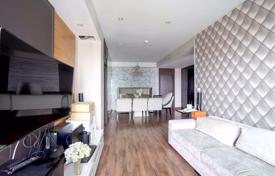 2-室的 公寓在共管公寓 Bangkok, 泰国. $294,000