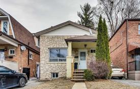市内独栋房屋 – 加拿大，安大略，多伦多，East York. C$1,208,000