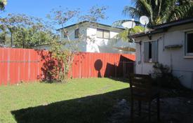 市内独栋房屋 – 美国，佛罗里达，North Miami. $630,000