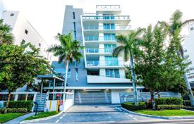 公寓大厦 – 美国，佛罗里达，Bay Harbor Islands. $980,000
