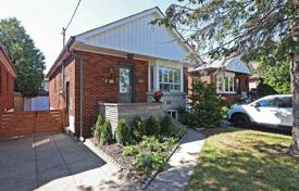 市内独栋房屋 – 加拿大，安大略，多伦多，East York. C$1,268,000