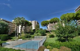 3-室的 住宅 Juan-les-Pins, 法国. 525,000€