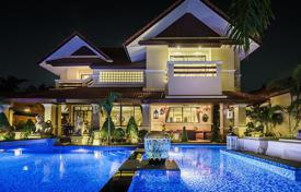市内独栋房屋 – 泰国，春武里府，芭堤雅，乔木提恩. $3,600 /周