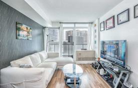 2-室的 住宅 Yonge Street, 加拿大. C$883,000