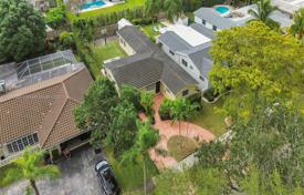 市内独栋房屋 – 美国，佛罗里达，好莱坞. $646,000