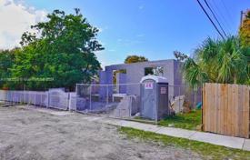 市内独栋房屋 – 美国，佛罗里达，Hialeah. $700,000