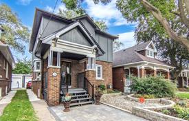 市内独栋房屋 – 加拿大，安大略，多伦多，East York. C$2,479,000
