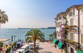 住宅 – 意大利，伦巴第，Gardone Riviera. 540,000€