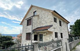市内独栋房屋 – 黑山，蒂瓦特，蒂瓦特（市）. 450,000€