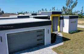 市内独栋房屋 – 美国，佛罗里达，Cape Coral. $500,000