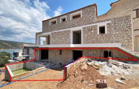市内独栋房屋 – 希腊，伯罗奔尼撒. 230,000€