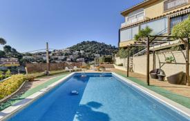 5-室的 山庄 295 m² Santa Susanna, 西班牙. 775,000€
