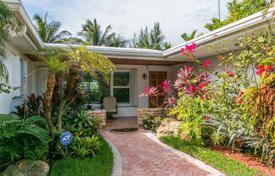别墅 – 美国，佛罗里达，Surfside. $1,695,000