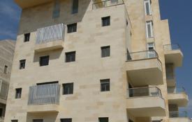 住宅 – 以色列，Center District，内坦亚. $580,000