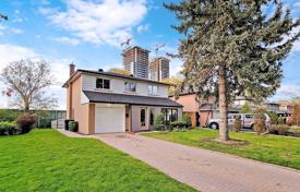 市内独栋房屋 – 加拿大，安大略，多伦多，北约克. C$1,685,000